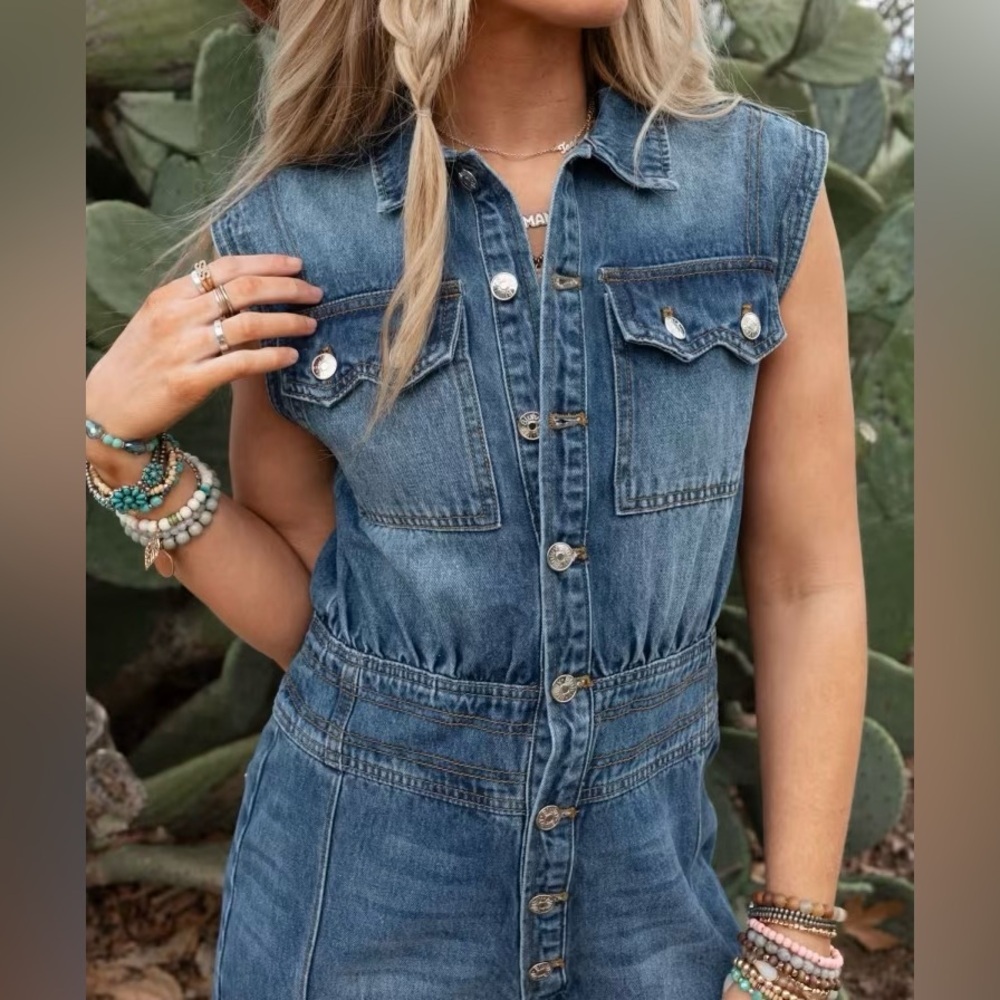 NWT Bluivy Denim Sleeveless Button Up Barrel Horseshoe Jean Jumper Jumpsuit - Picture 3 of 9
